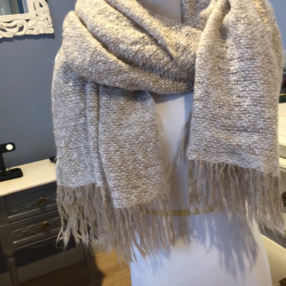 Oatmeal Colored, Soft, Fluffy Scarf. Excellent condition.